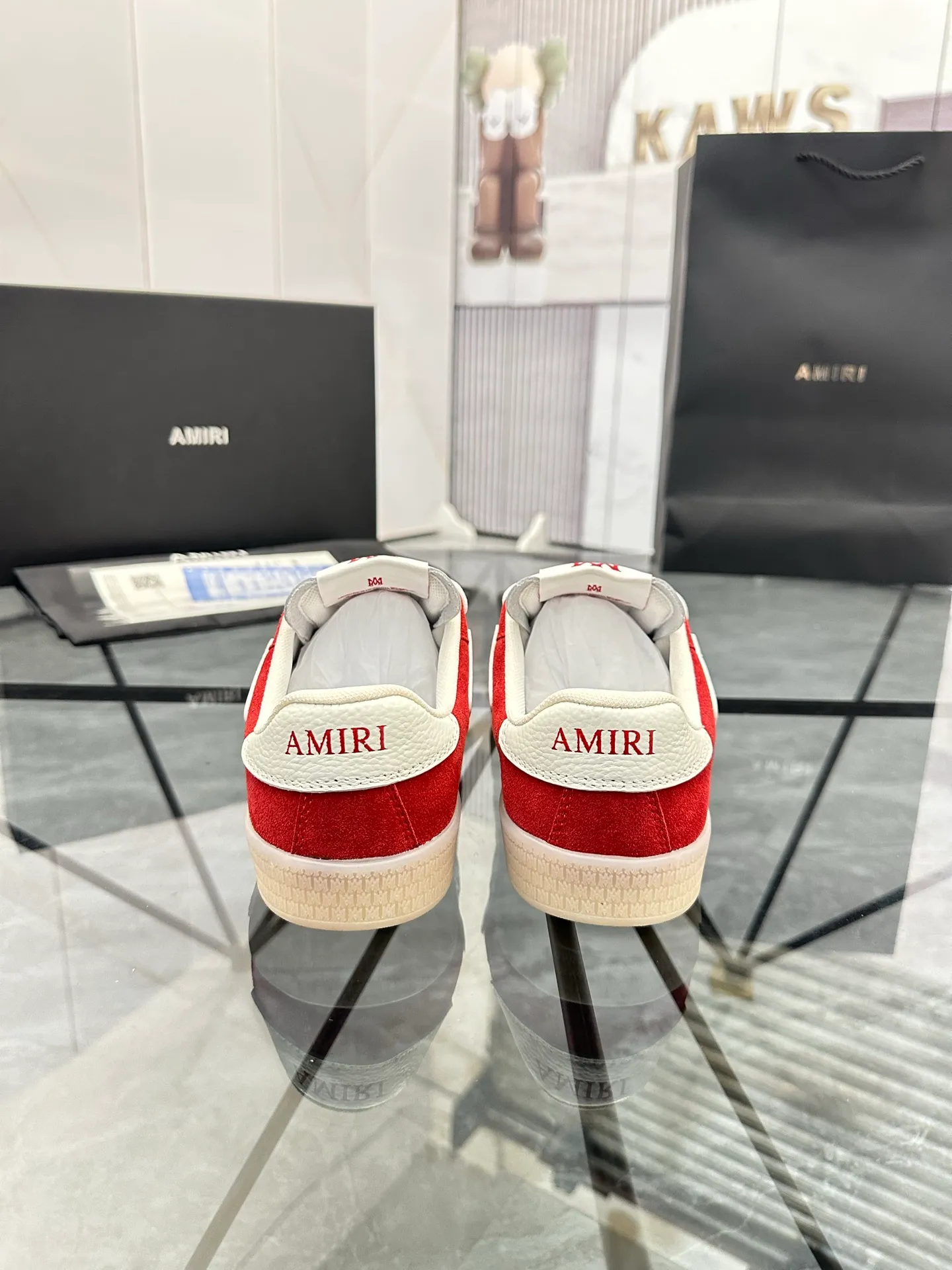 Men's shoes: 💰P600¥ Top quality in Guangzhou Product trademark: AMIRI* "Amir*" low-top casual shoes Regular size: 39-44 (can be customized to 45) Product material: Upper imported first-layer cowhide spliced ​​nubuck leather, breathable lining, original outsole. Number: 525